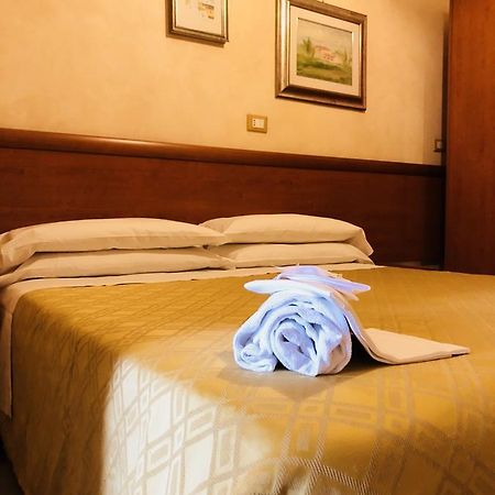 Castel di Decima Hotel Casarola - Trigoria מראה חיצוני תמונה